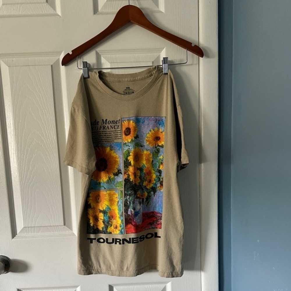 Men’s Monet shirt in tan. Medium fit.